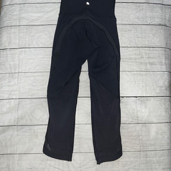 Lululemon Revitalize Crop (21") Leggings Mesh Inserts sz 2 Athletic Athleisure - Picture 3 of 7